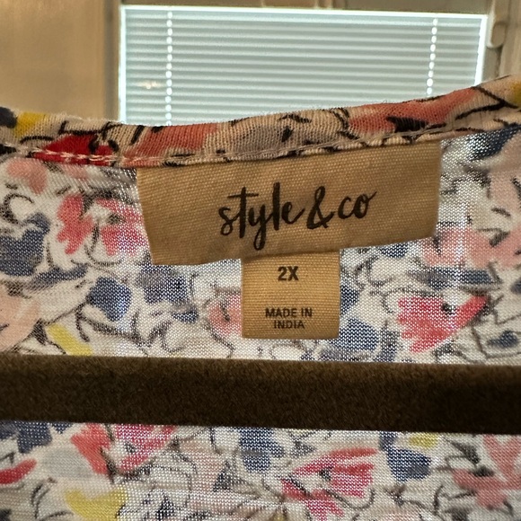 Size 2X Style & Co. Multicolor Women’s Floral Blouse with Tassel tie. Comfy! - Picture 2 of 3